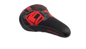 ASIENTO GIOS 240 X 145 MM COURVIN PRETO LOGO ROJO